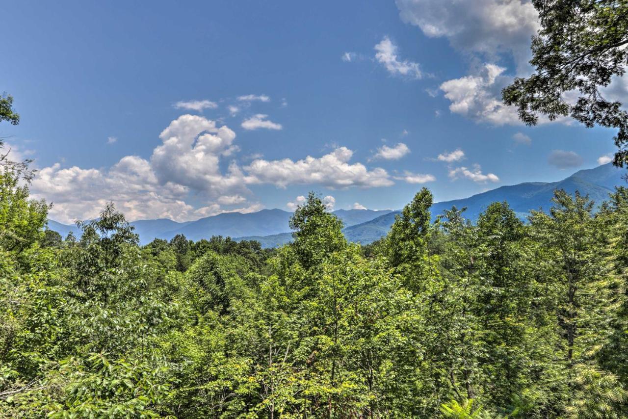 Gatlinburg Cabin With Pool Table And Hot Tub! Екстериор снимка