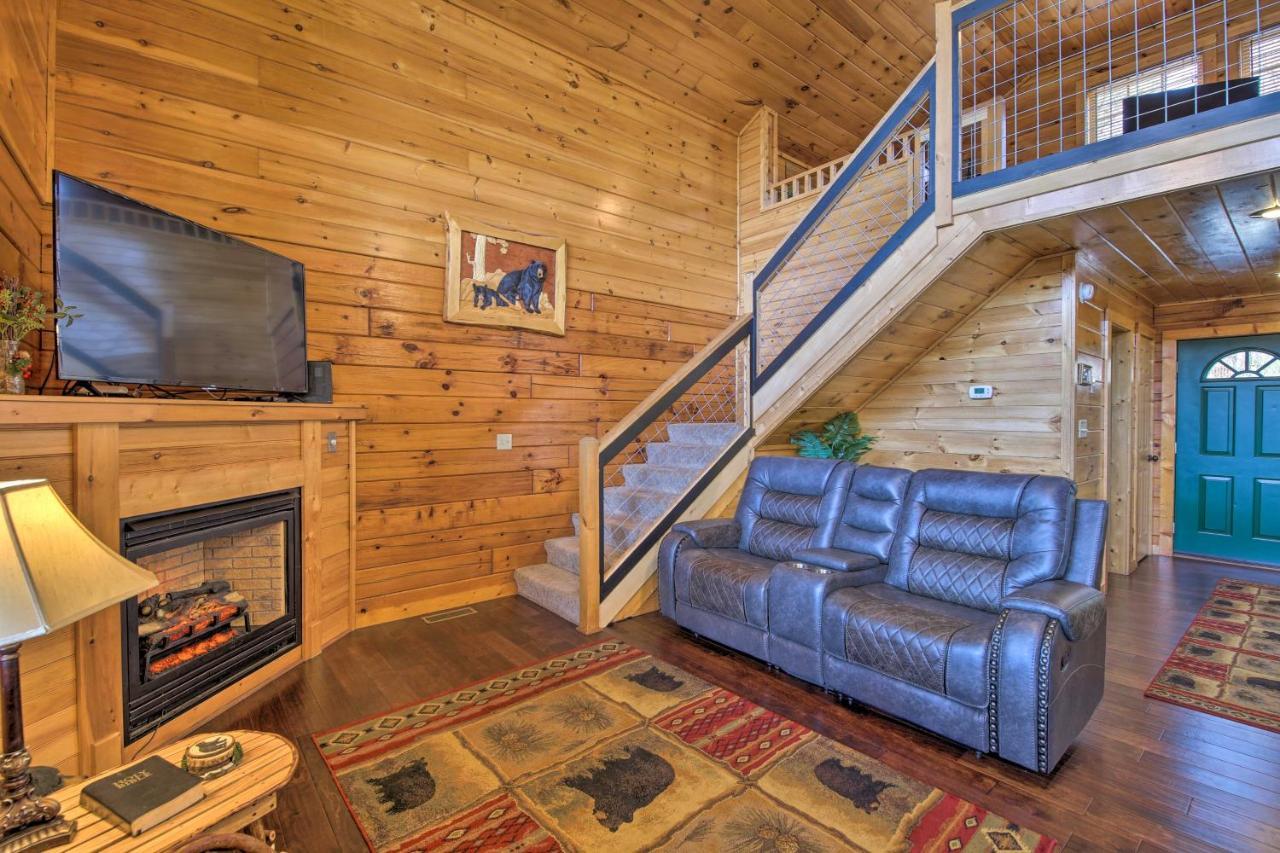 Gatlinburg Cabin With Pool Table And Hot Tub! Екстериор снимка