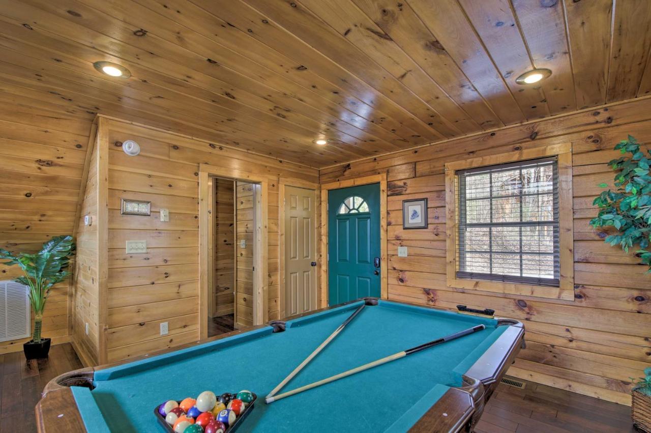 Gatlinburg Cabin With Pool Table And Hot Tub! Екстериор снимка