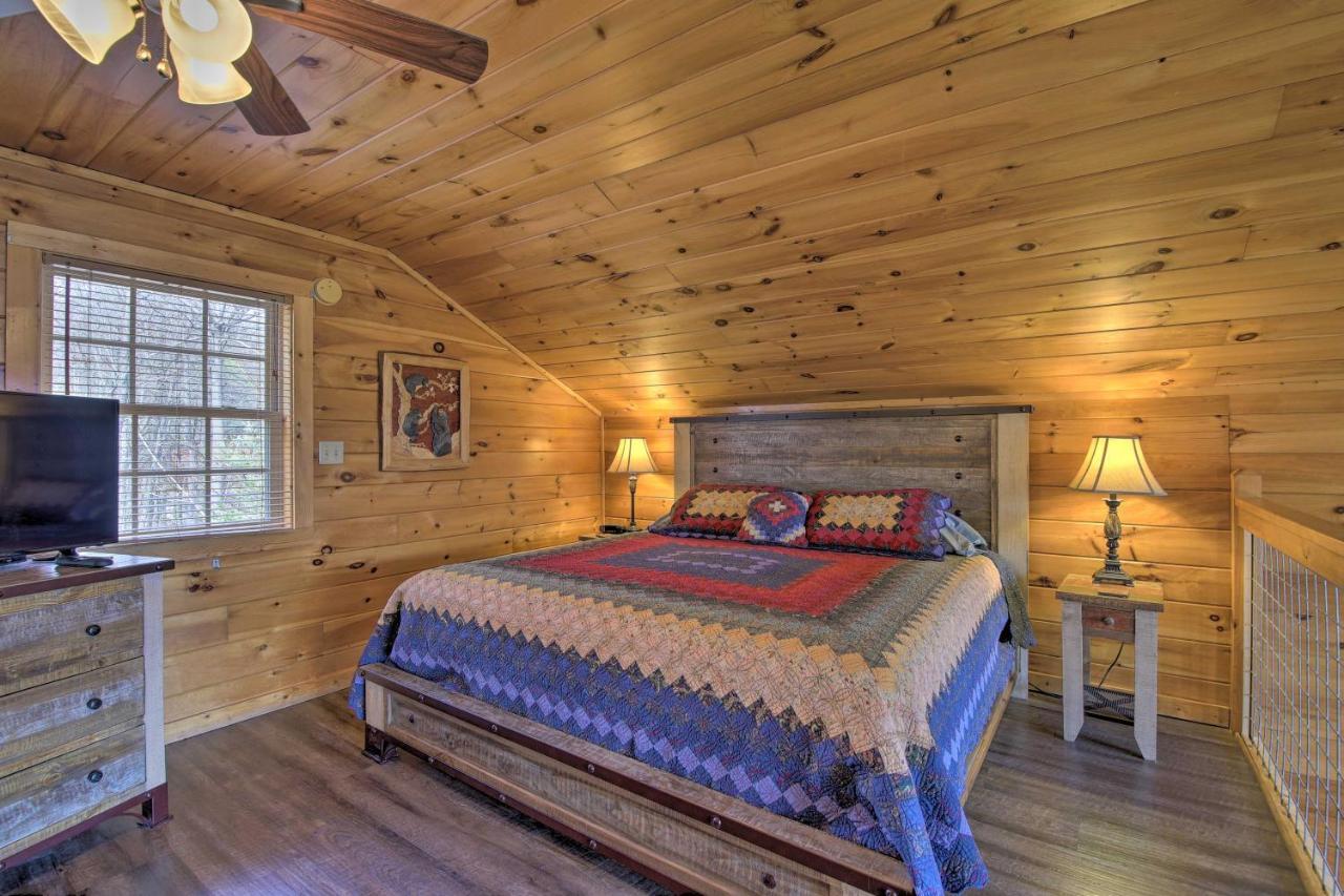 Gatlinburg Cabin With Pool Table And Hot Tub! Екстериор снимка