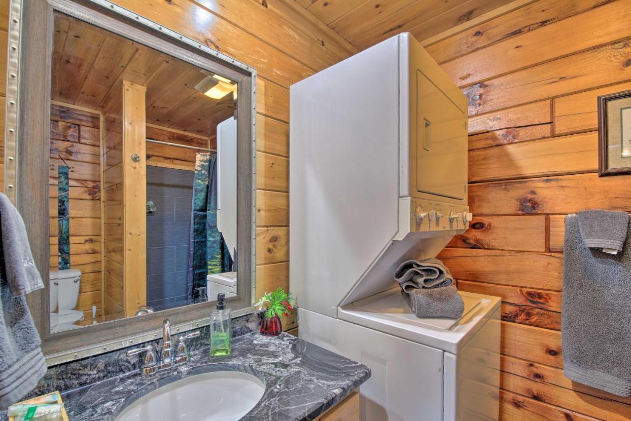 Gatlinburg Cabin With Pool Table And Hot Tub! Екстериор снимка