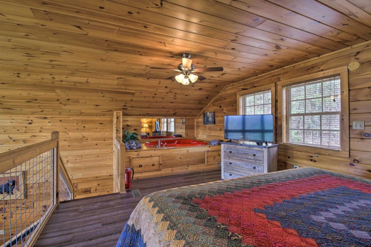 Gatlinburg Cabin With Pool Table And Hot Tub! Екстериор снимка